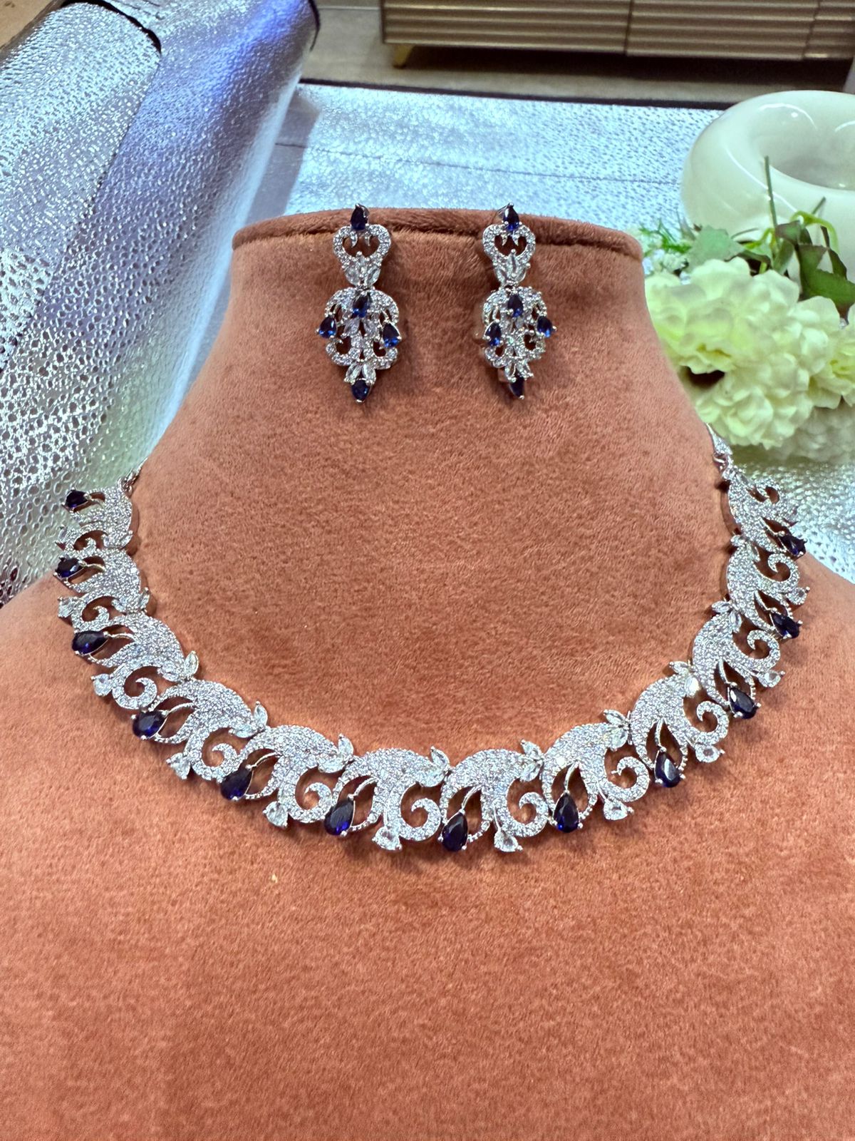Royal Blue Pear Cut Paisley Design Necklace Set