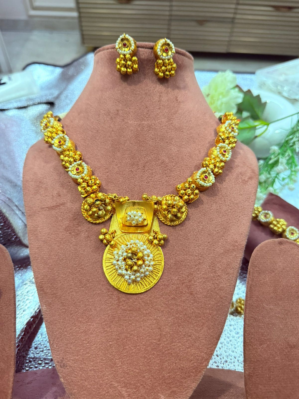 Indo-Western Style Gold Polish Necklace